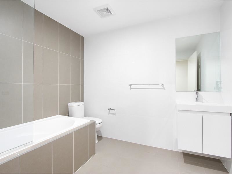 27/8-12 Linden Street, Toongabbie NSW 2146